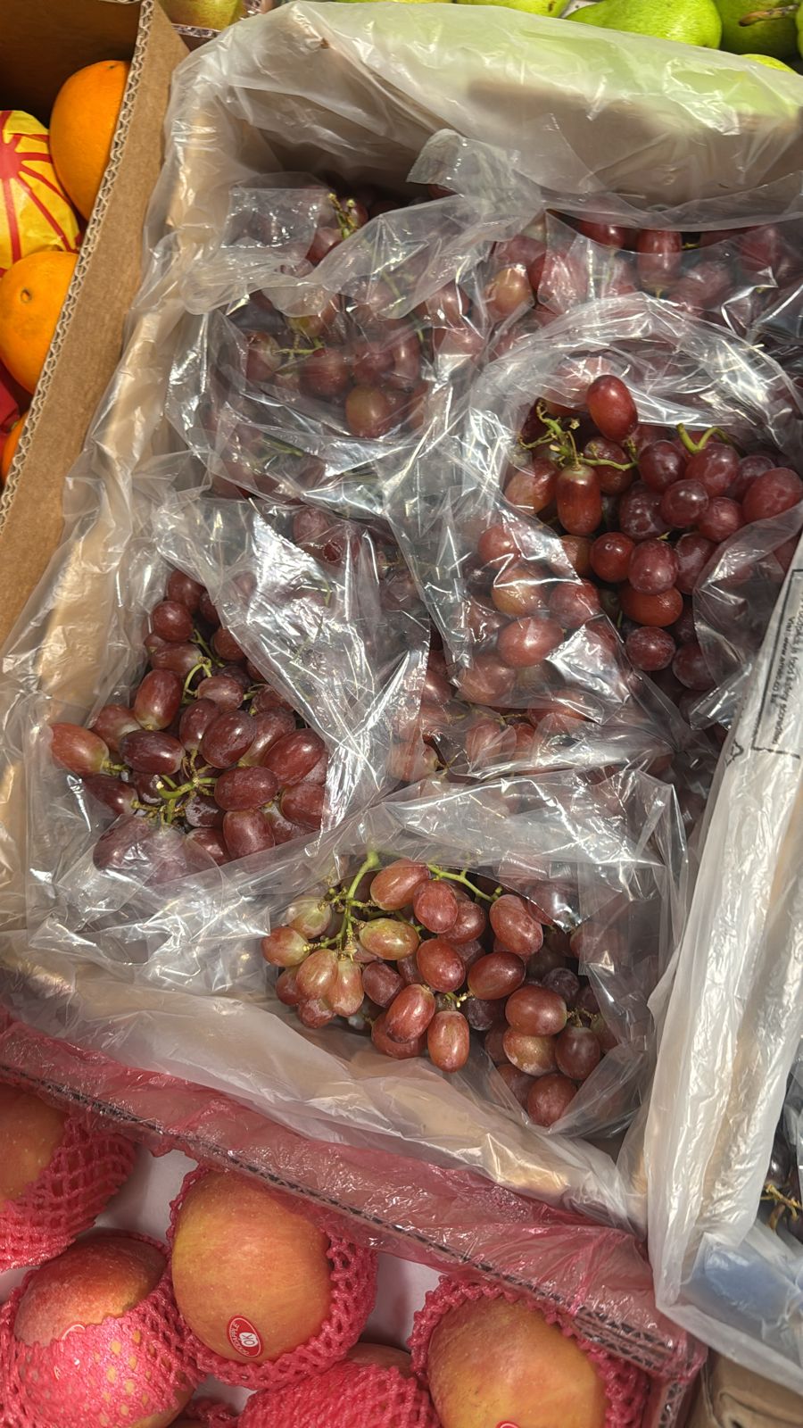 Grapes Red S Africa 4.5kg عنب احمر افريقي