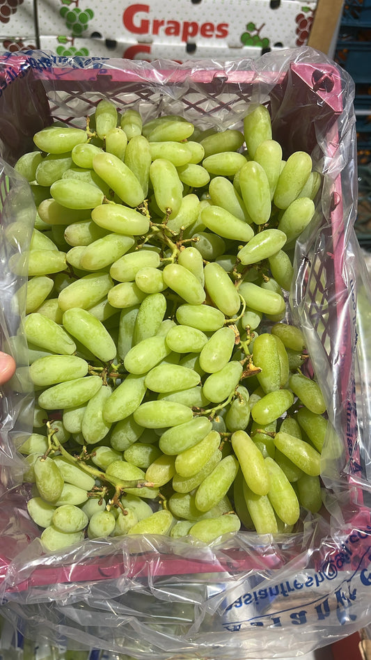 Grapes green /India 2kg عنب اخضر هندي صغير