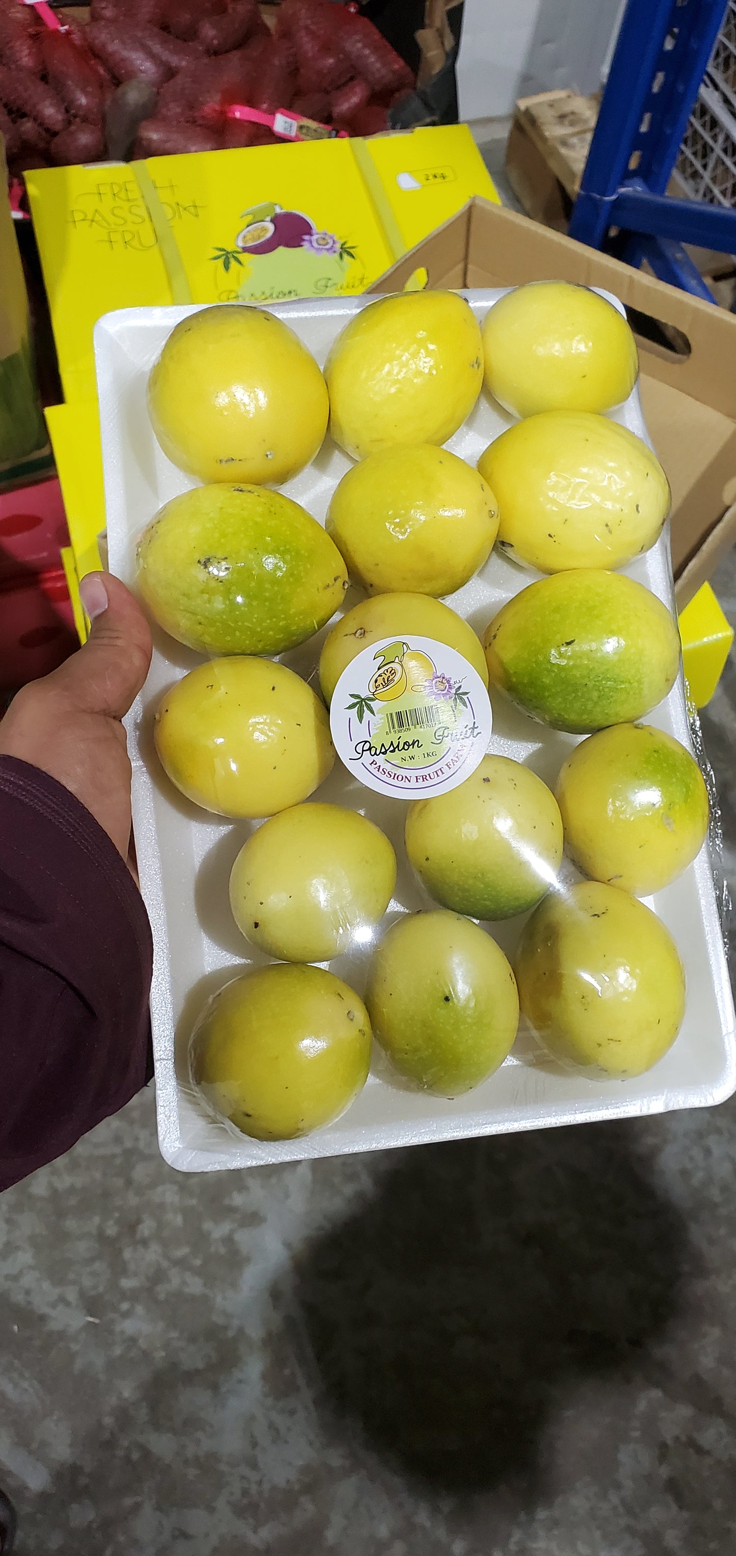 باشن فروت اصفر تايلاندي / 2kg yellow passion fruit Thailand
